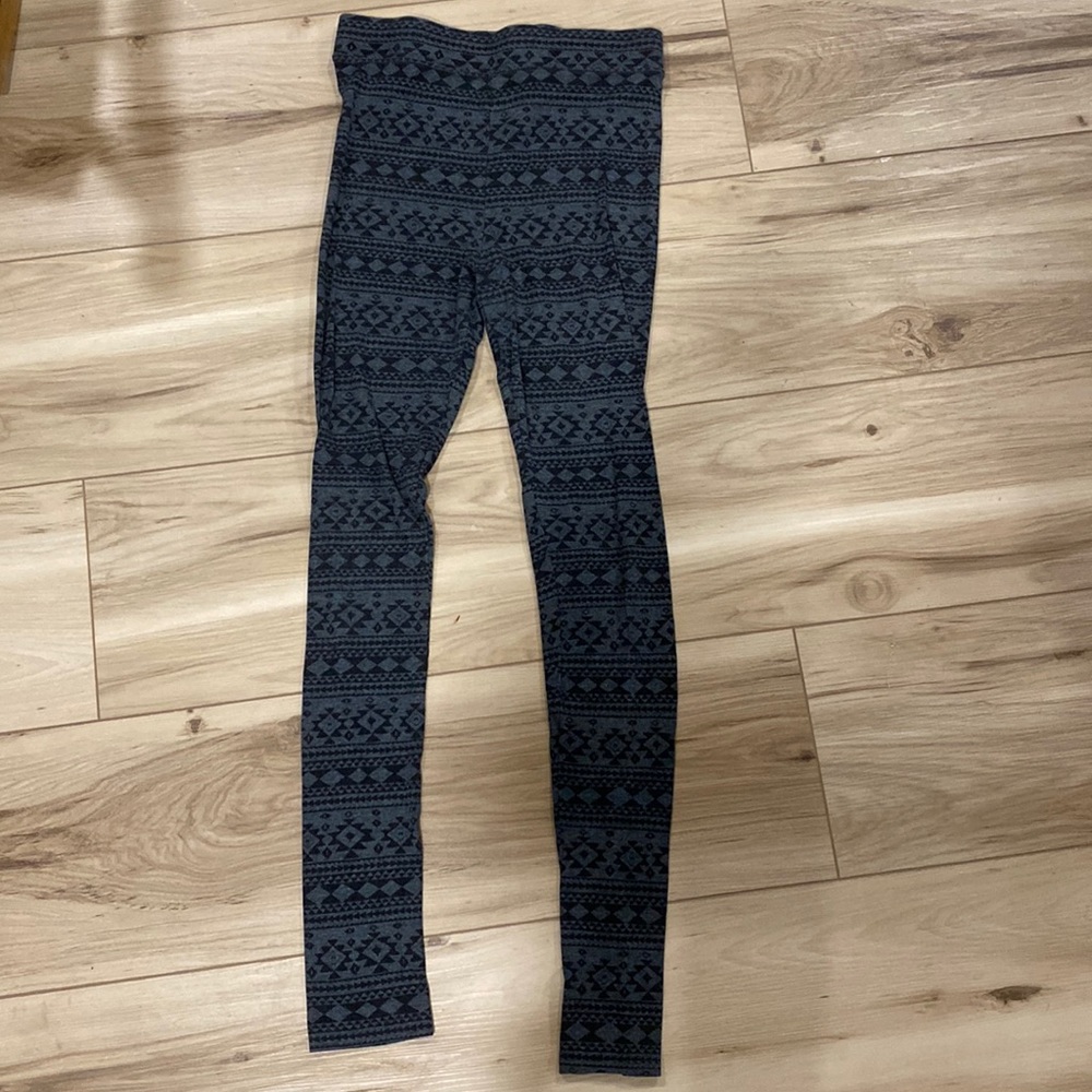 American Eagle Medium Pattern Leggings